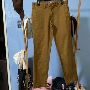 Gap Dark Khaki Straight Chino 31 x 32